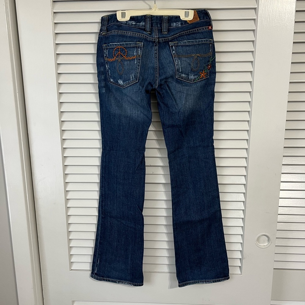 LICKY Brand jeans. Lucky legend style dark jeans with designs. Size 2/26